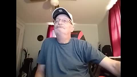Snapshot of kabriggs136 chatting on 02.22.25 kabriggs136 online show from 02.22.25