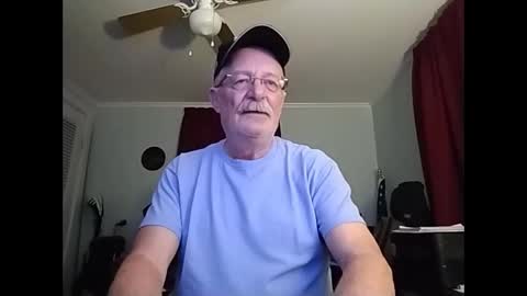 Snapshot of kabriggs136 chatting on 02.25.25 kabriggs136 online show from 02.25.25