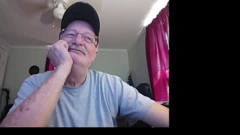 Snapshot of kabriggs136 chatting on 10.01.25 kabriggs136 online show from 10.01.25