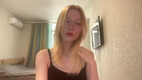 Mia 1st day here online show from 07.11.26