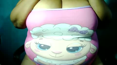 Snapshot of kaeluna chatting on 06.21.26 Kae luna online show from 06.21.26