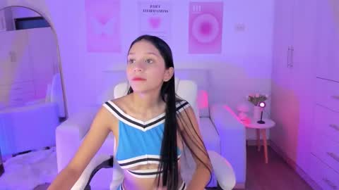 Snapshot of kahty_joness chatting on 12.01.25 Kahty online show from 12.01.25