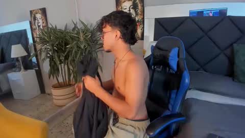 Snapshot of kai_storn chatting on 02.19.26 kai_storn online show from 02.19.26