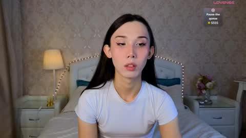 Kaia Monday Thursday FridaySaturdaySunday online show from 10.06.25