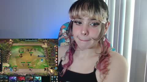 Snapshot of kairilovescumm chatting on 12.21.24 Kairi online show from 12.21.24