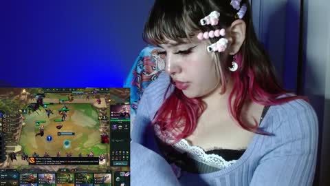 Snapshot of kairilovescumm chatting on 01.12.25 Kairi online show from 01.12.25