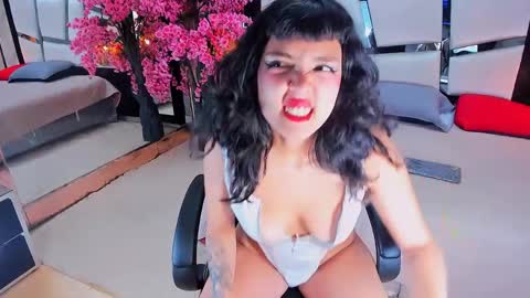 Snapshot of kaitlyn_stone01 chatting on 04.05.26 online show from 04.05.26