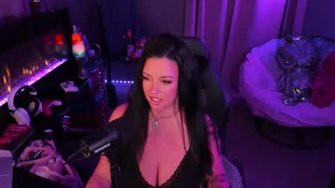 Snapshot of kalaseraphina chatting on 01.28.25 MikaelaSeraphina online show from 01.28.25