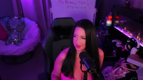 Snapshot of kalaseraphina chatting on 01.29.25 MikaelaSeraphina online show from 01.29.25