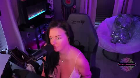 Snapshot of kalaseraphina chatting on 03.02.25 MikaelaSeraphina online show from 03.02.25