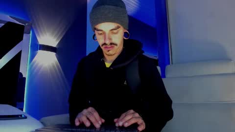 Snapshot of kaletattoos chatting on 03.09.26 Kale online show from 03.09.26