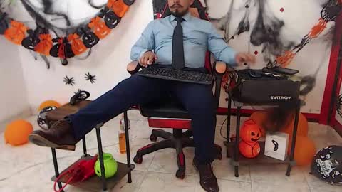 Kaleth online show from 10.23.25