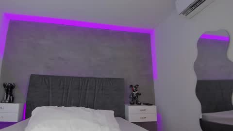 Carolina   online show from 12.17.24