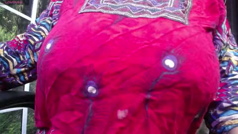 Snapshot of kalpananaisha_ chatting on 10.30.25 Alisha online show from 10.30.25
