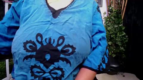 Snapshot of kalpananaisha_ chatting on 11.15.25 Alisha online show from 11.15.25