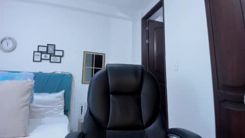 Kamilalopez online show from 11.04.25