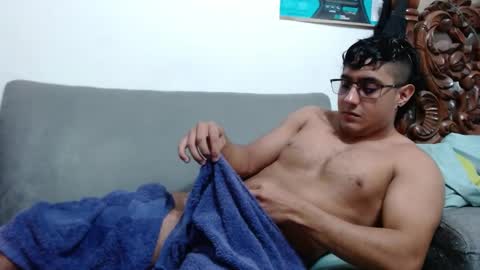 Snapshot of kamenov00 chatting on 01.26.25 kamenov00 online show from 01.26.25