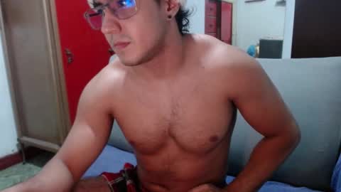 Snapshot of kamenov00 chatting on 10.13.25 kamenov00 online show from 10.13.25