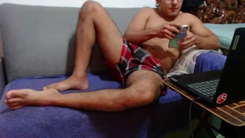 Snapshot of kamenov00 chatting on 10.21.25 kamenov00 online show from 10.21.25