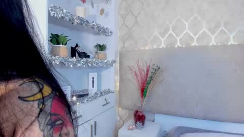 Kamila Betancourt online show from 11.27.25