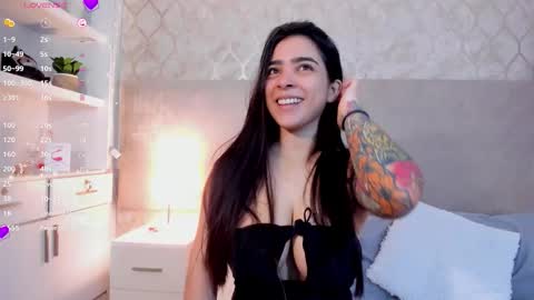 Snapshot of kamilabetancourt chatting on 03.17.26 Kamila Betancourt online show from 03.17.26