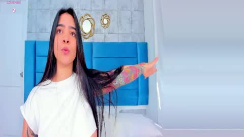 Snapshot of kamilabetancourt chatting on 05.18.26 Kamila Betancourt online show from 05.18.26