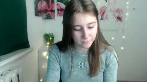 Snapshot of kamilla_love_ chatting on 10.23.25 kamilla_love_ online show from 10.23.25