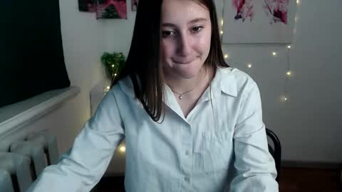 Snapshot of kamilla_love_ chatting on 10.26.25 kamilla_love_ online show from 10.26.25