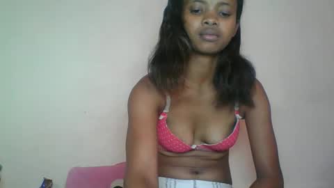 Snapshot of kamillah69 chatting on 03.02.26 kamillah69 online show from 03.02.26