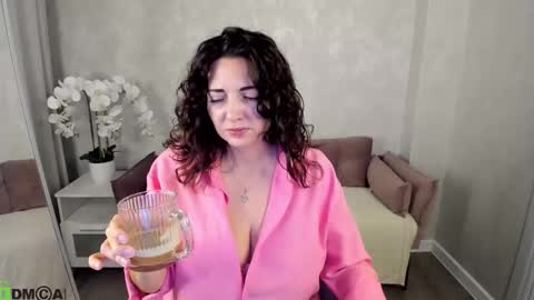 Snapshot of kandy_balls chatting on 10.12.25 kandy_balls online show from 10.12.25