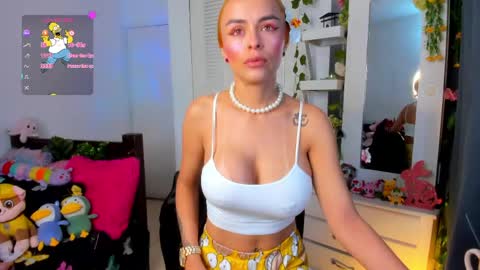 Snapshot of kandygirl_023 chatting on 04.19.26 hello Im Danni online show from 04.19.26