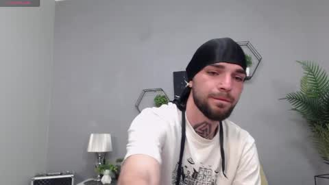Snapshot of kanehunter chatting on 04.28.26 Kane online show from 04.28.26