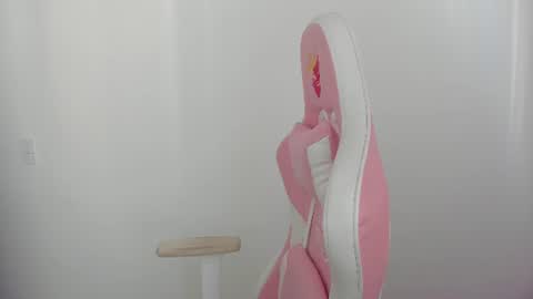 Snapshot of karely_sweet_ chatting on 06.25.26 karely_sweet_ online show from 06.25.26