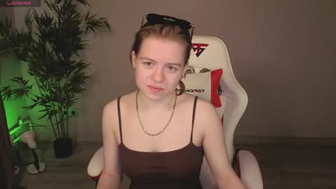 Snapshot of karen_mist chatting on 06.02.26 karen_mist online show from 06.02.26