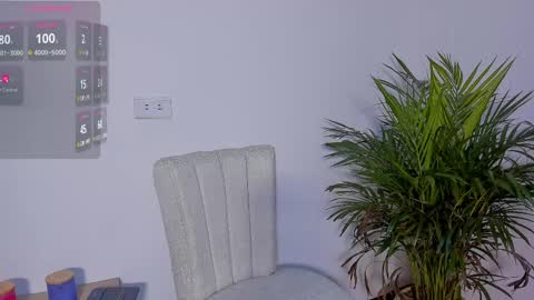 Snapshot of karen_roldan chatting on 06.07.26 online show from 06.07.26