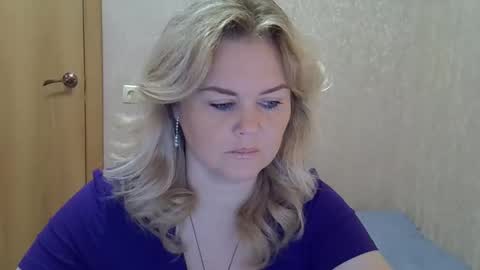 karennelsonx online show from 10.06.25