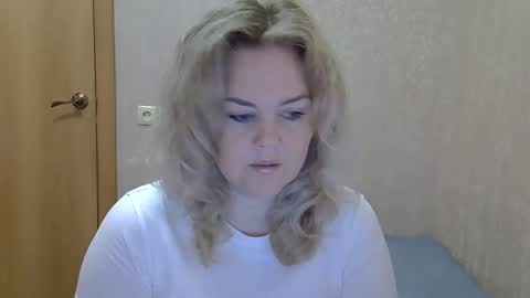 karennelsonx online show from 10.19.25