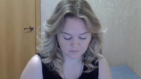 karennelsonx online show from 11.09.25