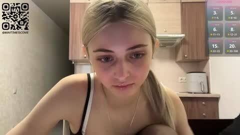 Snapshot of karensimilton chatting on 06.03.26 May online show from 06.03.26