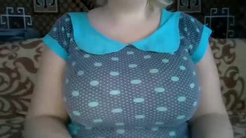 Snapshot of karilina_hi chatting on 12.14.24 Karilina Hi online show from 12.14.24