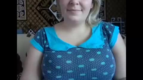 Snapshot of karilina_hi chatting on 12.26.24 Karilina Hi online show from 12.26.24