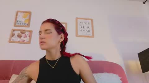 Snapshot of karina2smith chatting on 06.29.26 karina online show from 06.29.26