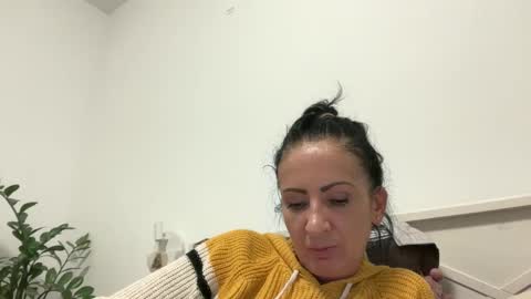 Karina online show from 12.22.25