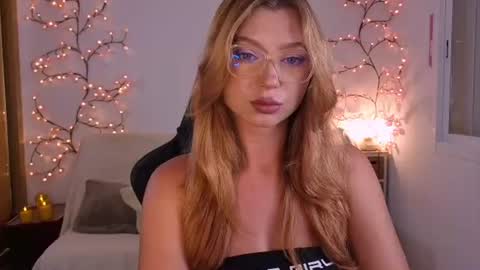 Snapshot of karinchik_ chatting on 07.31.26 Karina online show from 07.31.26