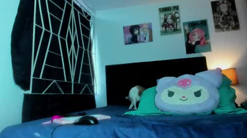 KARINNA  RAVEN online show from 09.18.25