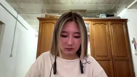 Snapshot of karissagius chatting on 06.23.26 karissagius online show from 06.23.26