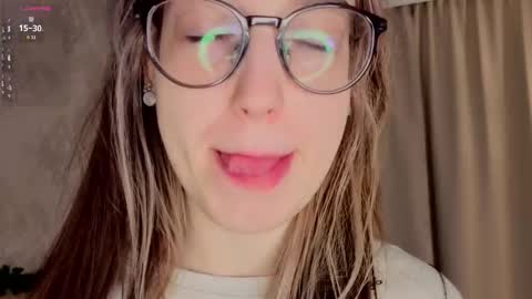 Snapshot of karissahintze chatting on 02.12.26 Grace online show from 02.12.26