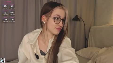 Snapshot of karissahintze chatting on 02.15.26 Grace online show from 02.15.26