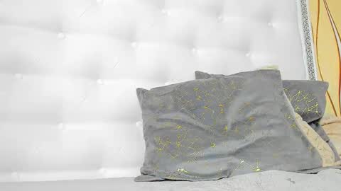 KARISSIA online show from 10.22.25