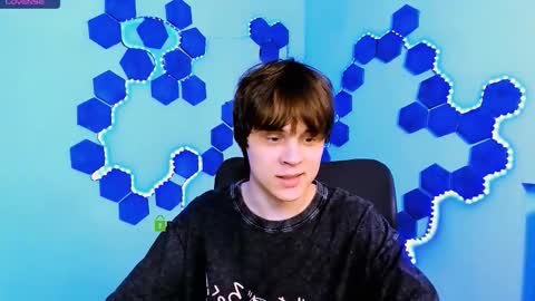 Snapshot of karl_mans chatting on 12.04.25 Karl online show from 12.04.25